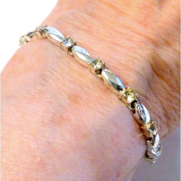 Vintage Avon Silver Tone Faux Diamond Tennis Bracelet - Picture 3 of 3